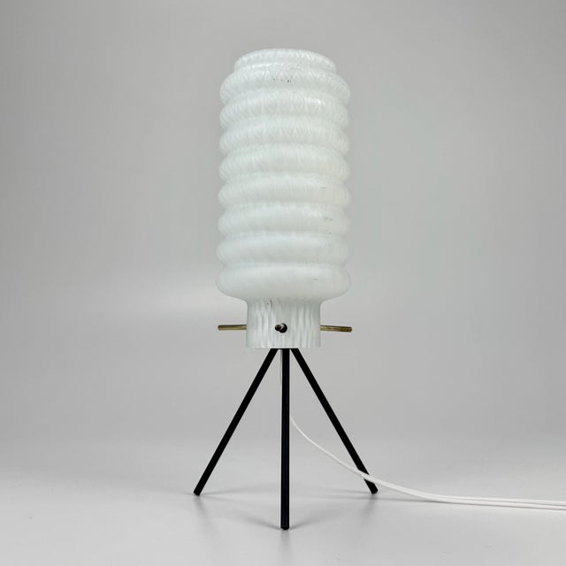 Mid-Century Italian White Glass Tripod Table Lamp, 1960s For Sale - Image 6 of 9