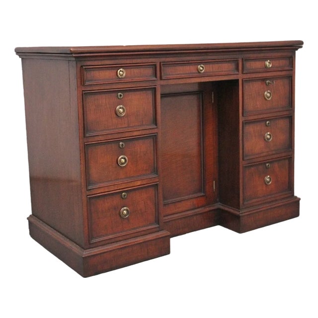 Early 19th Century Mahogany Kneehole Desk, 1830s For Sale