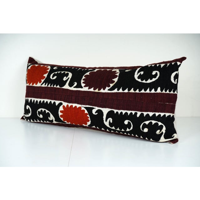 Uzbek Suzani Pillow Cover Elevate your home decor with our Turkish Suzani Pillow Cover, featuring exquisite vintage Uzbek...