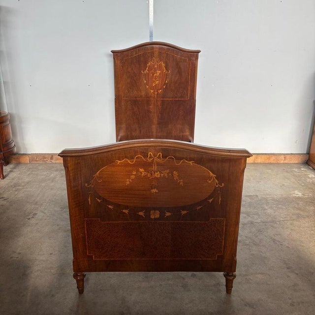 ✓ high-quality workmanship ✓ timeless and beautiful ✓ impressive inlays dimensions: w: 93 cm h: 137 cm (headboard) h: 92...