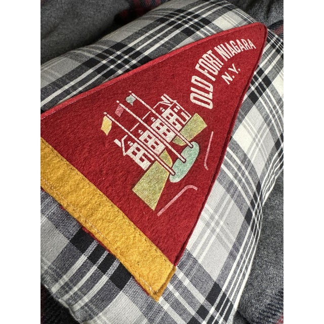 Description: Vintage Old Fort Niagra Felt Pennant from around the 1960s. Unknown date. New white and black woven cotton...