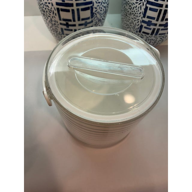 Transparent Vintage Lucite Ribbed Honeycomb Ice Bucket With Removable Insert For Sale - Image 8 of 13