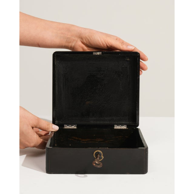 Early 20th Century China Black Lacquer Box For Sale In Greensboro - Image 6 of 18