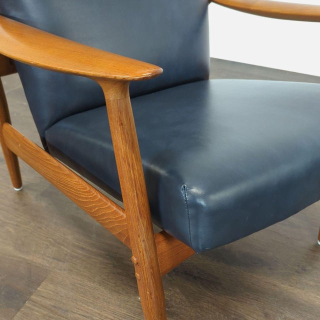 1960s 1960s John Boné Lounge Chair and Ottoman Set – Leather Upholstery, Wooden Frame For Sale - Image 5 of 7
