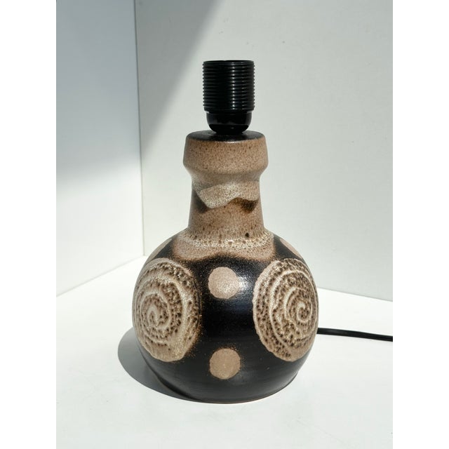 Vintage Ceramic Table Lamp with Circular Decoration and Swivel Lampshade, Germany, 1960s For Sale - Image 4 of 18