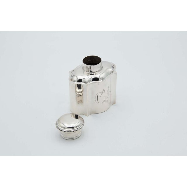 Plain Silver Tea Flask with Pearly Reliefs, in Good conditions.