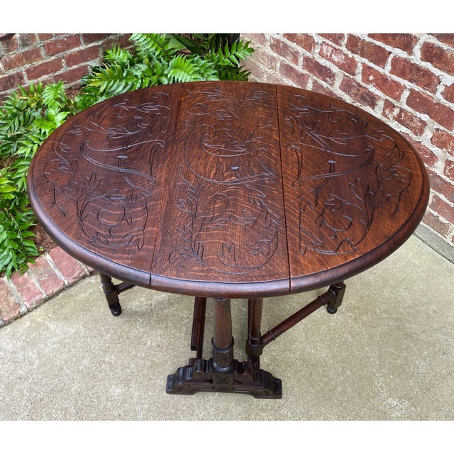 Antique English Table Drop-Leaf Gateleg Oak Table For Sale In Dallas - Image 6 of 12