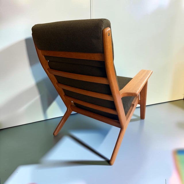 GE-290A Lounge Chair by Hans J. Wegner for Getama, Denmark, 1990s For Sale - Image 4 of 7