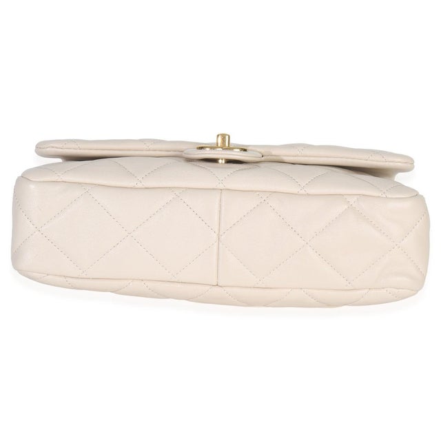 1950s Beige Quilted Lambskin Large Funky Town Flap Bag For Sale - Image 5 of 9
