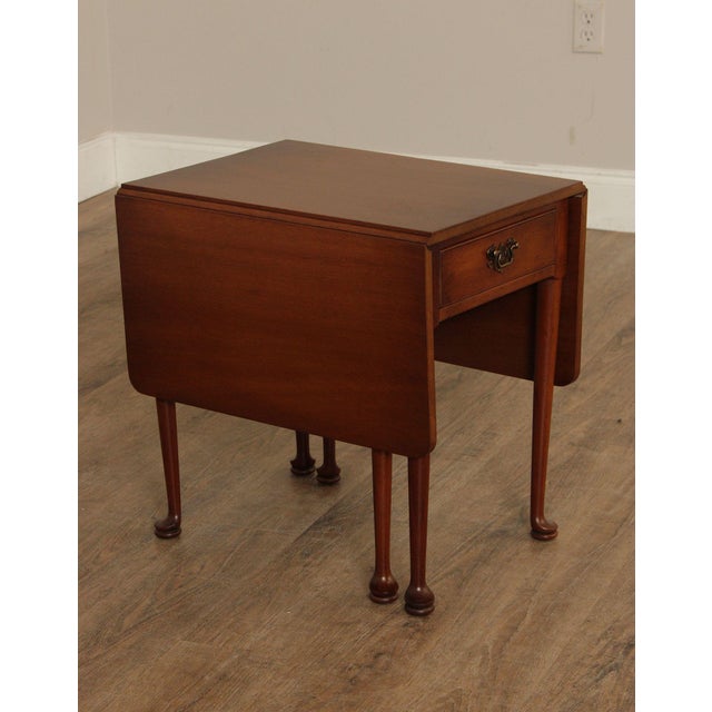 High Quality American Made Vintage Mahogany Drop-Leaf Gate Leg Table with Single Dovetailed Drawer