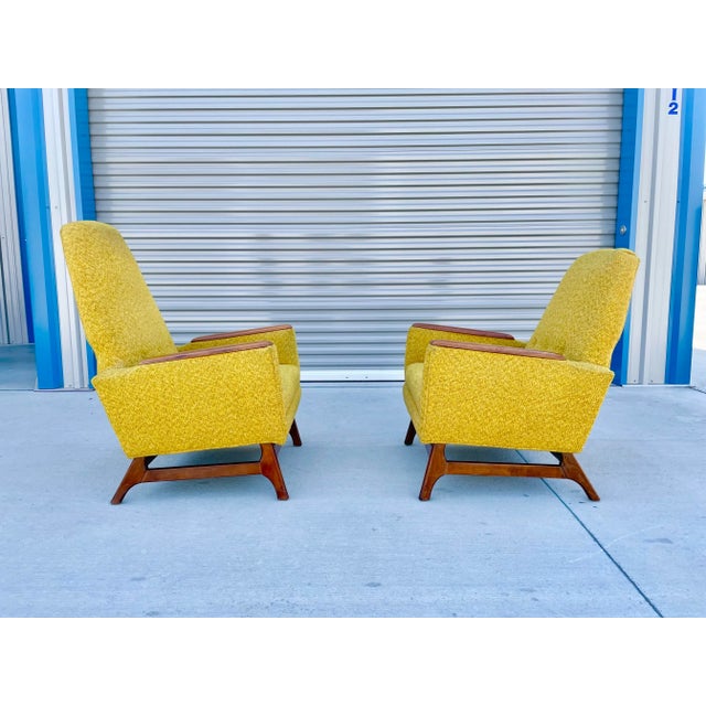 1960s Mid Century Walnut Lounge Chairs in the Style of Adrian Pearsall- a Pair For Sale - Image 5 of 13