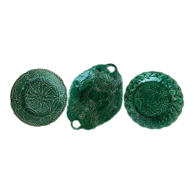 Antique English Green Majolica Bread Basket and Wall Plates- Set of 3 For Sale