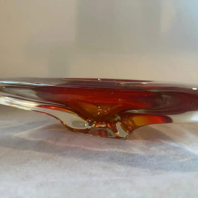 Seguso A 1960s Modernist Red Sommerso Murano Glass Large Triangular Ashtray by Seguso For Sale - Image 4 of 11