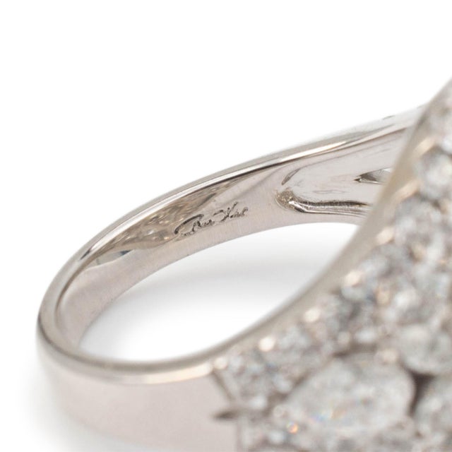 White Ladies 18k White Gold Gia Certified Fancy Vivid Green-Yellow Cocktail Ring Size 6 For Sale - Image 8 of 11