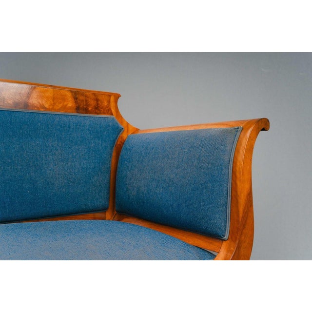 Antique Biedermeier Sofa in Walnut, 1800s For Sale - Image 14 of 17