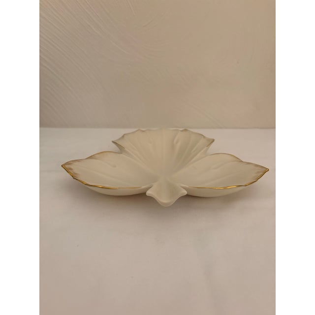 Lenox 1950s Sylvan Collection Lenox Ivory 3-Section Divided Leaf Dish - 24k Gold Trim For Sale - Image 4 of 4