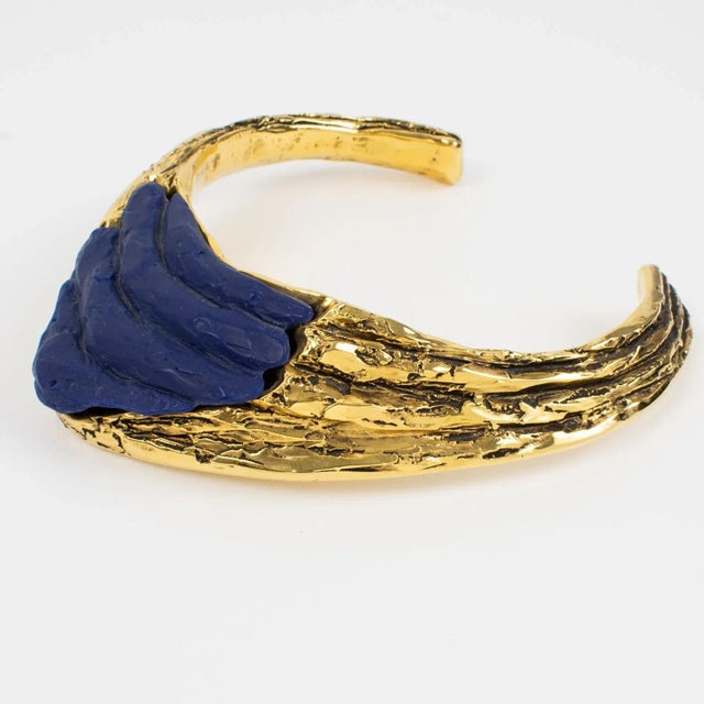 Claude Montana for Claire Deve Futuristic Gilt and Blue Resin Necklace For Sale In Atlanta - Image 6 of 9