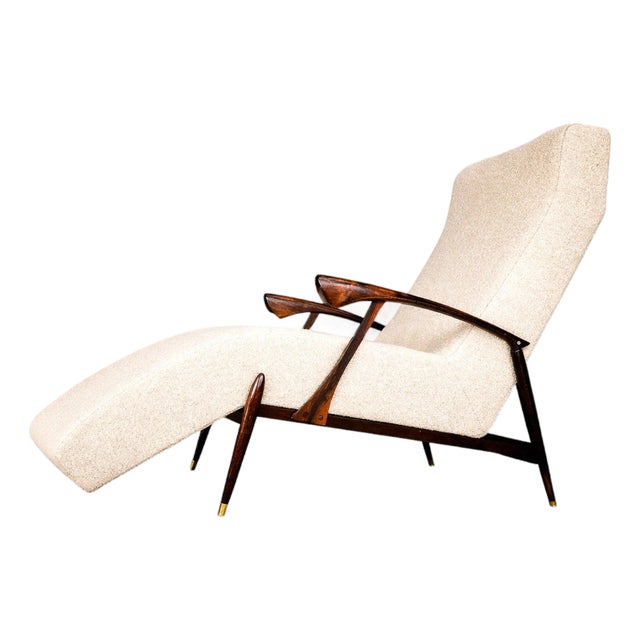Brazilian Modern Chaise Lounge in Rosewood & Bouclé, Attributed to Liceu De Artes E Ofícios, Brazil, 1960s For Sale