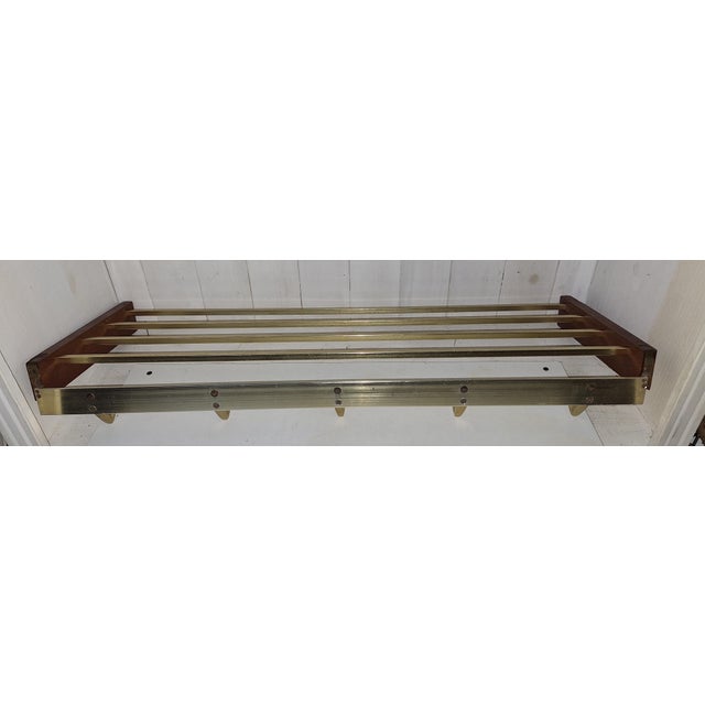 1970s Vintage Wall-Mounted Coat Rack in Teak Wood and Gold-Anodised Aluminium, 1970s For Sale - Image 5 of 6
