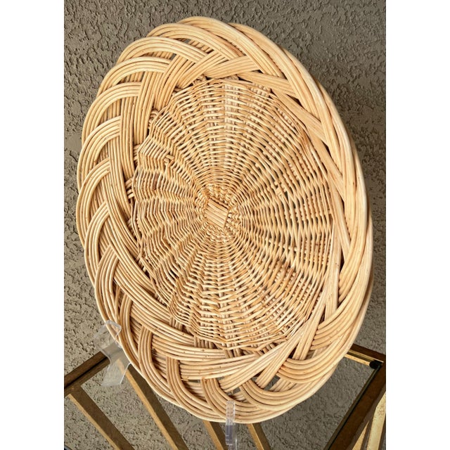 Mid 20th Century Mid 20th-Century French Country-Inspired Nicely-Sized Round Braided Weave Willow Tray For Sale - Image 5 of 11