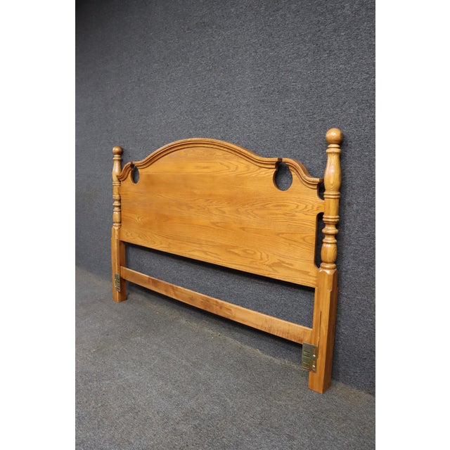 American Pennsylvania House Oak King/Queen Headboard Convertible Traditional Country Style For Sale - Image 3 of 9