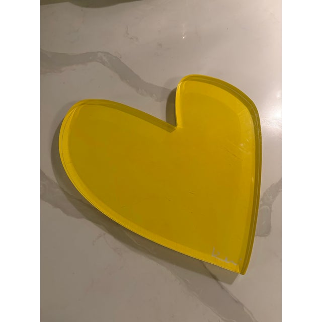 Kerri Rosenthal Signed Kerri Rosenthal Yellow Acrylic Heart Sculpture – Retired Design For Sale - Image 4 of 5