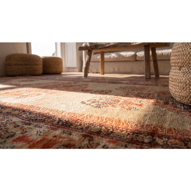 1890s Tan Camel Medallion Antique Persian Farahan Rug 4'3" X 7'9" Handknotted Wool Carpet For Sale In New York - Image 6 of 7