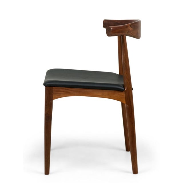 Mid-Century Modern 12 Walnut and Leather Dining Chair's in the Style of Hans Wegner For Sale - Image 3 of 11