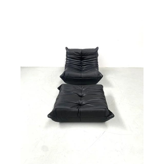 Black Set of French Togo Lounge Chair with Ottoman in Black Leather by Michel Ducaroy for Ligne Roset, 1970s For Sale - Image 8 of 13