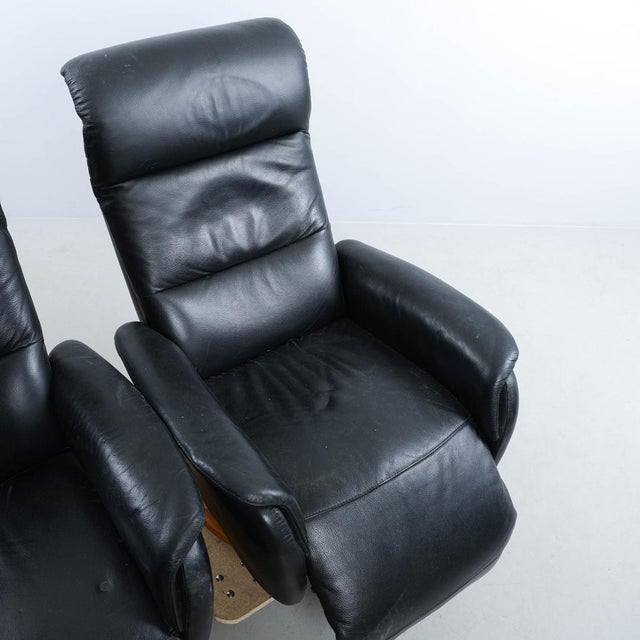 1980s High-Back Leather Recliner Chairs, 1980s, Set of 2 For Sale - Image 5 of 9