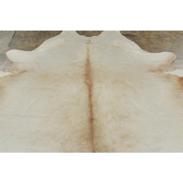 Contemporary Rug & Kilim’s Contemporary Cowhide Rug in Warm Beige & Brown Accents For Sale - Image 3 of 9