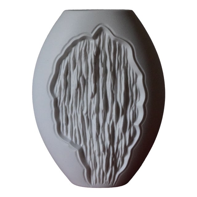 Vintage German Vase in Biscuit Porcelain from AK Kaiser, 1960s. For Sale