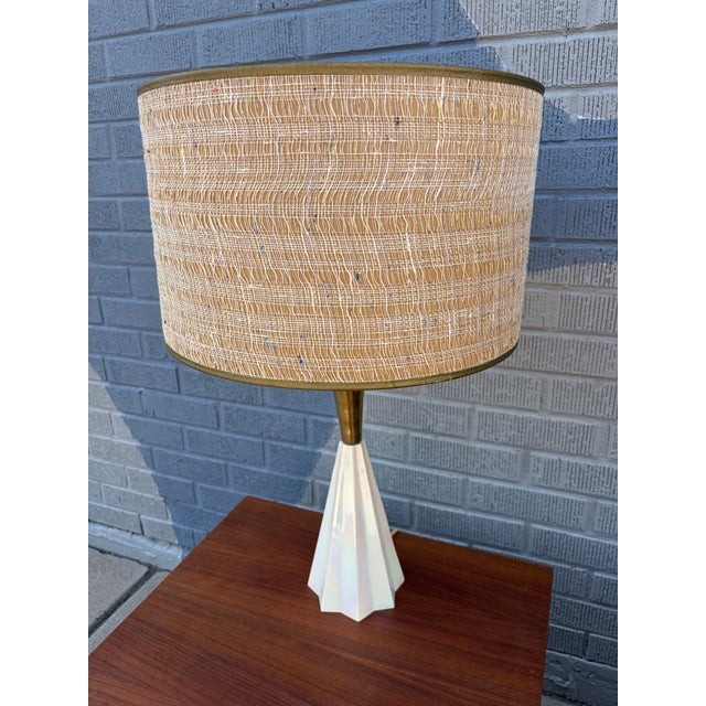 Mid-Century Modern Pair of Sculptural Mid-Century Modern Table Lamps With Pleated White Bases and Brass Accents For Sale - Image 3 of 10