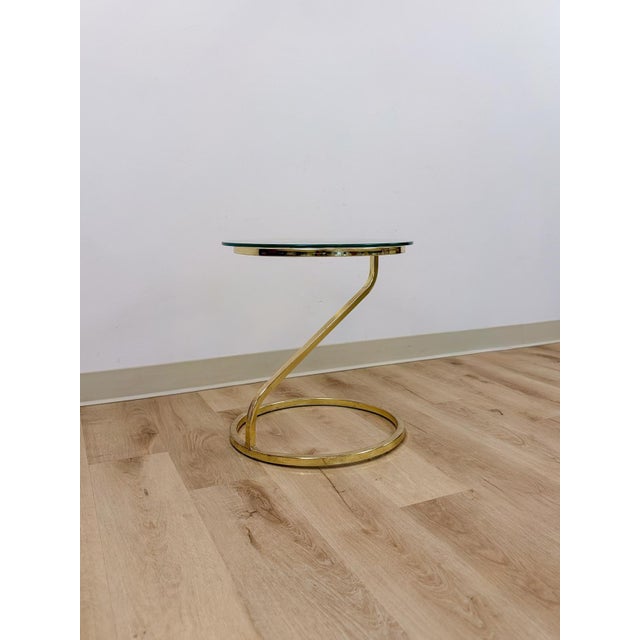 Mid-Century Modern Round Brass Angular End Table Milo Baughman Style Postmodern Vintage MCM For Sale - Image 3 of 9