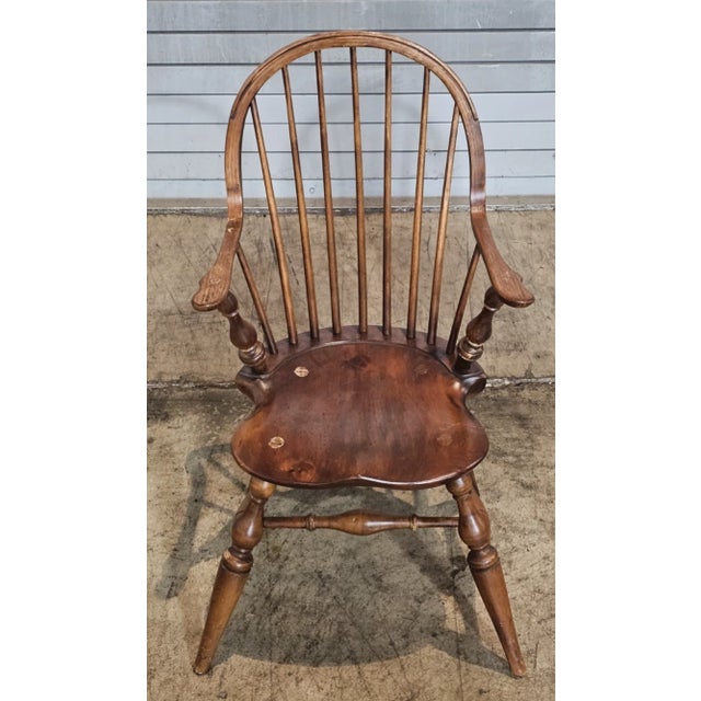 American Mid 20th Century d.r. Dimes Childs Size Continuous Arm Windsor Chair Bench Made in New Hampshire For Sale - Image 3 of 7