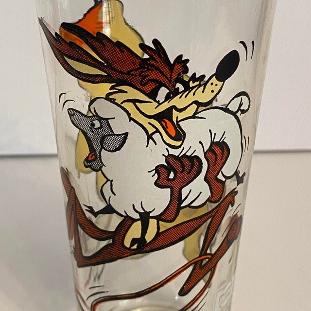 Pepsi-Cola Soda Company Rare 1976 Looney Tunes Collector Series "Stealing Sheep" Glass Featuring Sam Sheepdog and Ralph E. Wolf For Sale - Image 4 of 6