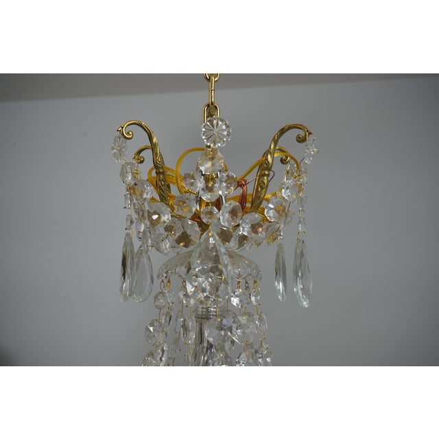 1980s French Style Crystal & Brass 12 Arm Chandelier For Sale - Image 10 of 12
