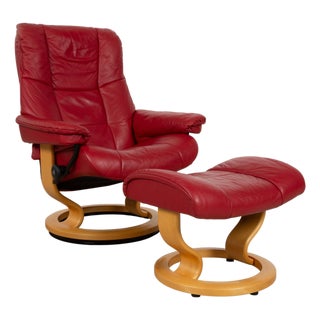 Set of Mayfair Recliner Lounge Chair and Ottoman from Stressless For Sale