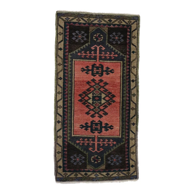 Vintage Turkish Oushak Rug - 01'09 X 03'06 For Sale
