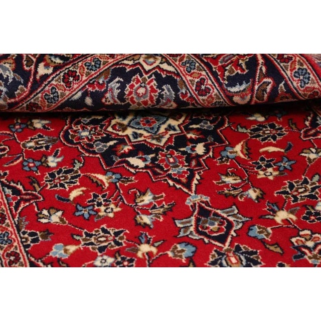 Kashan Rug in Hand-Knotted Wool For Sale - Image 10 of 11