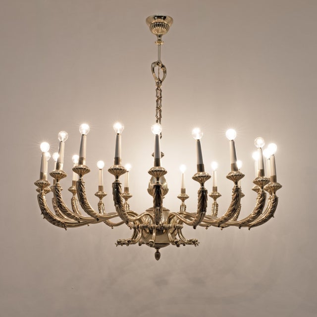 Mid-Century Modern Italian Neoclassical Style 20-Light Brass Chandelier, 1950s For Sale - Image 3 of 10