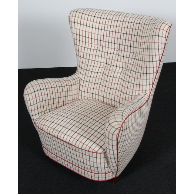 Danish Cabinetmaker lounge chair with "hestedækken" wool fabric Legs of stained beech. Made in the 1930s