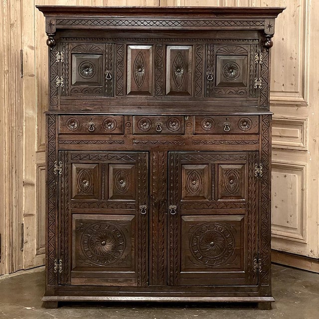 Renaissance 18th Century English Renaissance Two-Tiered Oak Cabinet For Sale - Image 3 of 18