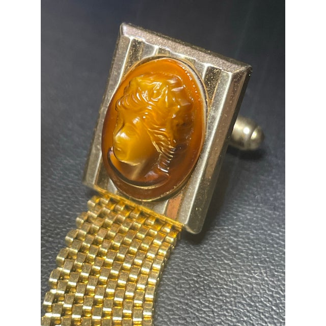 1940s Early MCM Jewelry. Men’s Gold Filled Bakelite Cameo Cufflinks For Sale - Image 5 of 6
