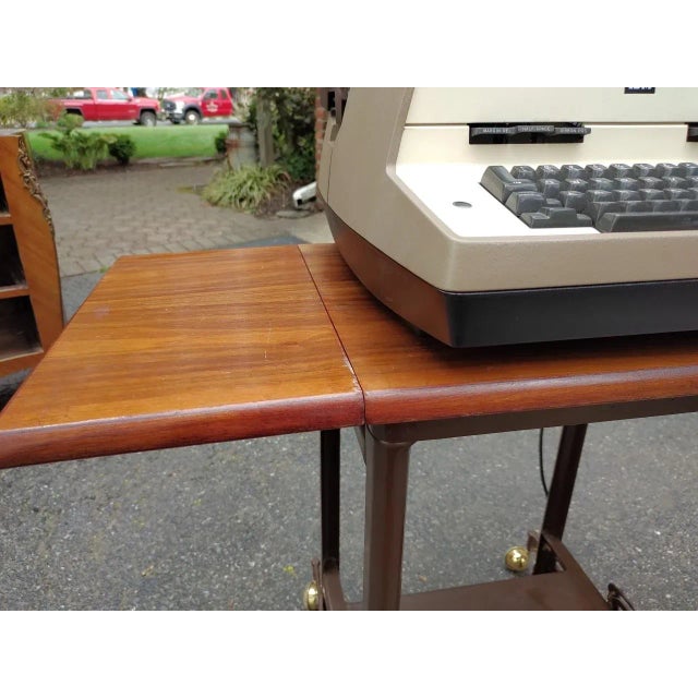 1970s Ibm Electric Typewriter on Stand For Sale In New York - Image 6 of 12