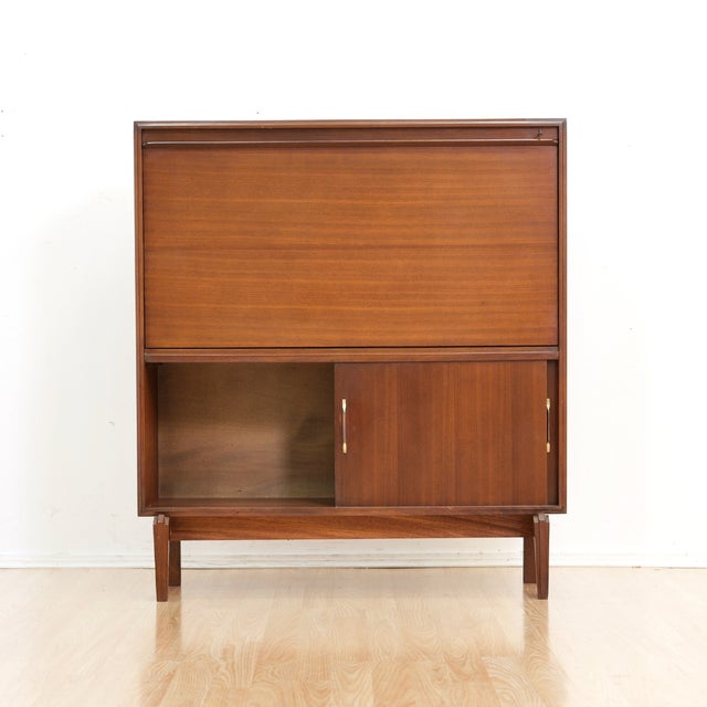 Small Mid Century 'Multi-Width' Liquor Cabinet by Beaver & Tapley For Sale - Image 4 of 12