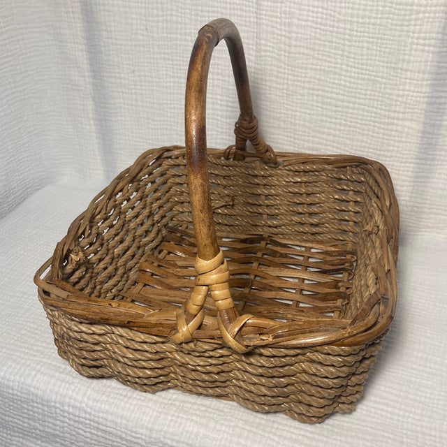 Wood Mid-Century Appalachian Split Oak & Hand-Twisted Willow Gathering Basket With Bentwood Handle For Sale - Image 7 of 12