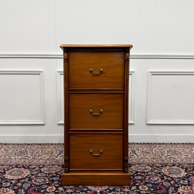 Metal Classic English Chest of Drawers For Sale - Image 7 of 10