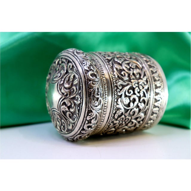 Silver Pot with Floral Reliefs and Monogram Plaque on the Removable Lid For Sale - Image 4 of 9