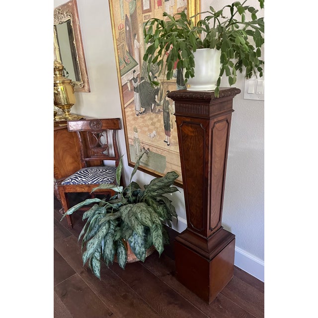 Traditional Antique Early 1800s Georgian Style Carved Mahogany Tapered Pedestal Stand For Sale - Image 3 of 18